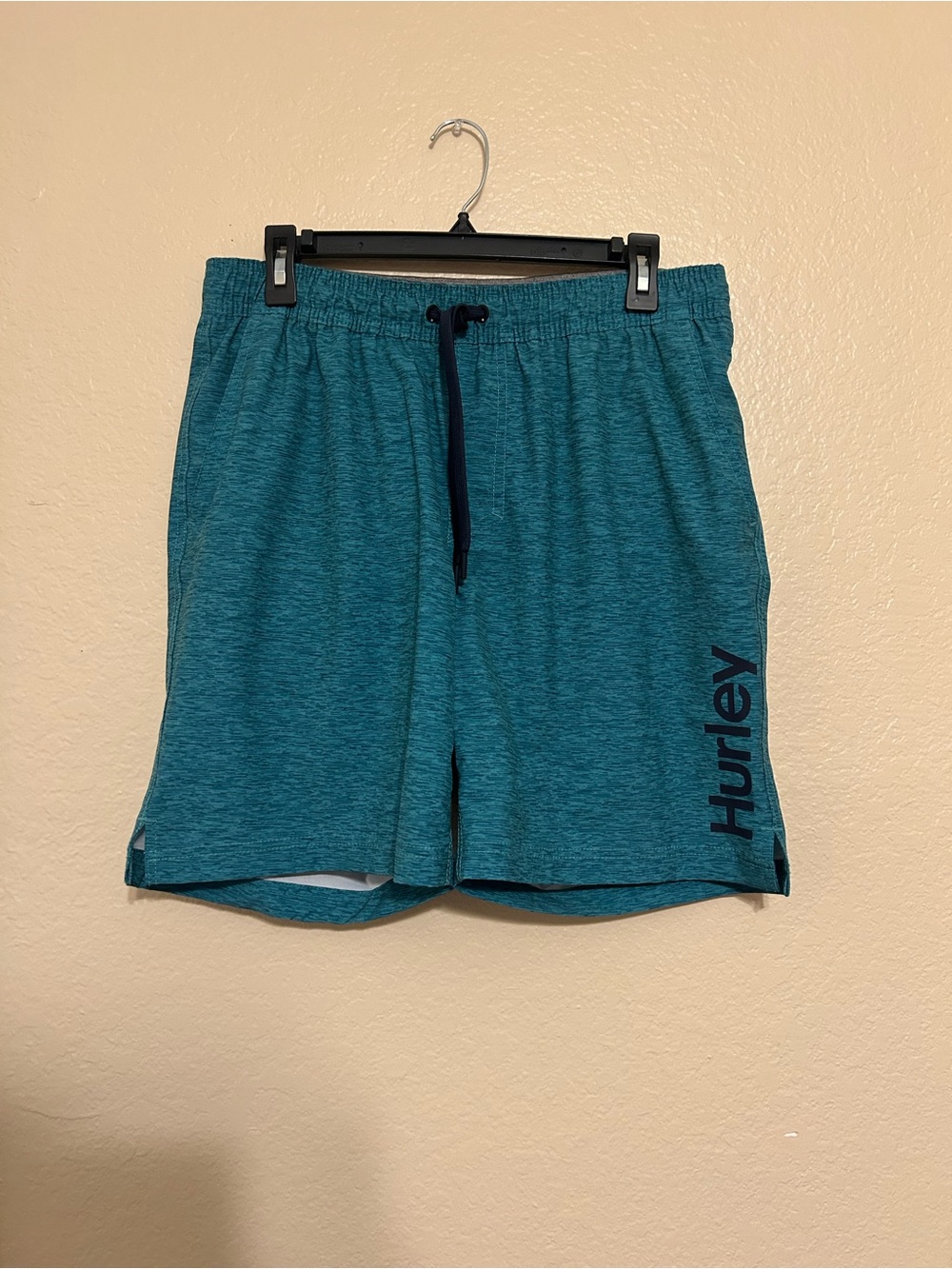 Hurley  Shorts Size Large Turquoise Blue 20" Beach Summer Swim With Compression